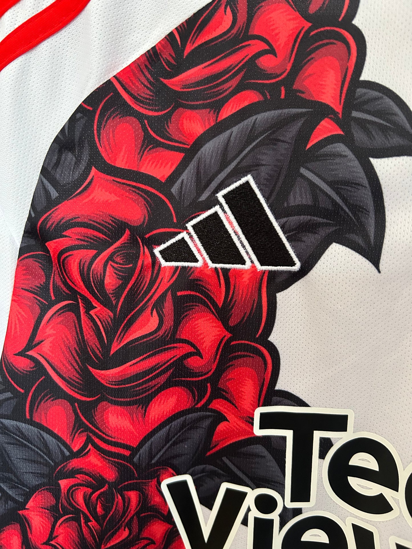 Manchester United "Old Trafford Bloom" Premium Kit