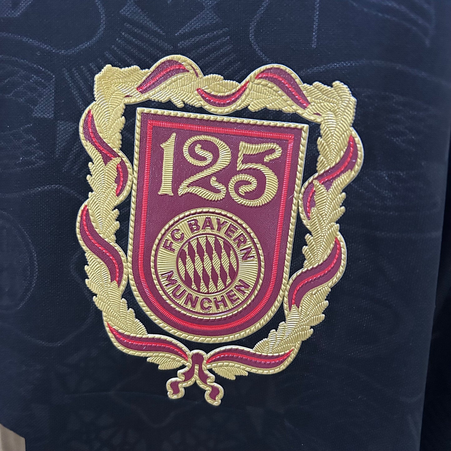 Bayern München 125 Anniversary Black Premium Kit