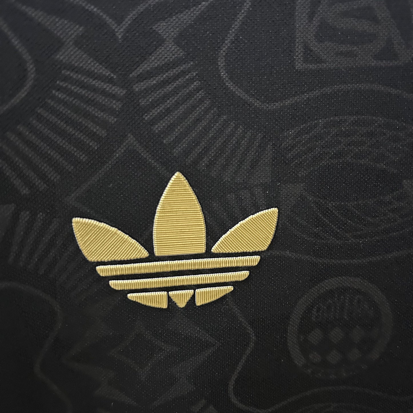 Bayern München 125 Anniversary Black Premium Kit
