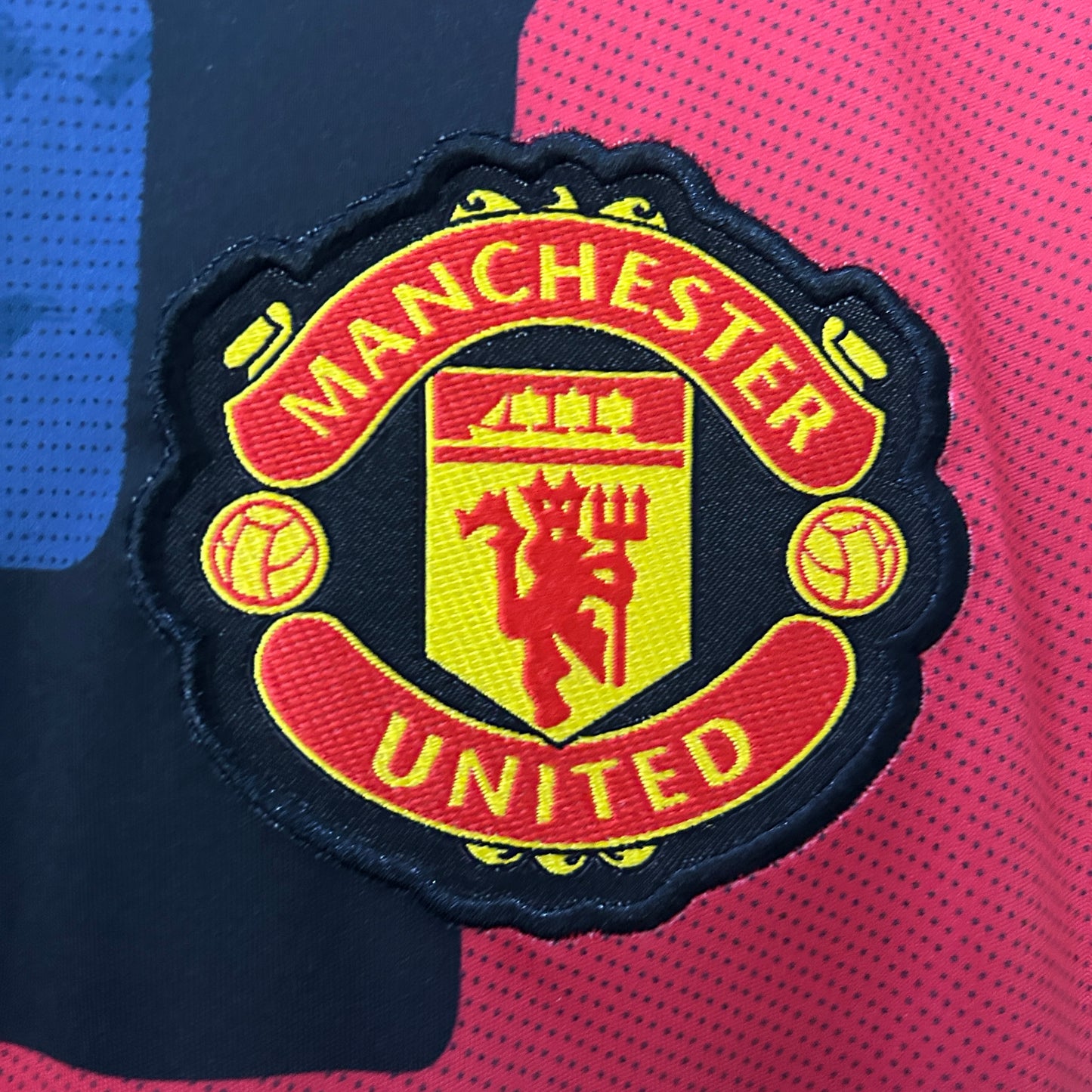 Manchester United "Devil's Puzzle" Premium Kit