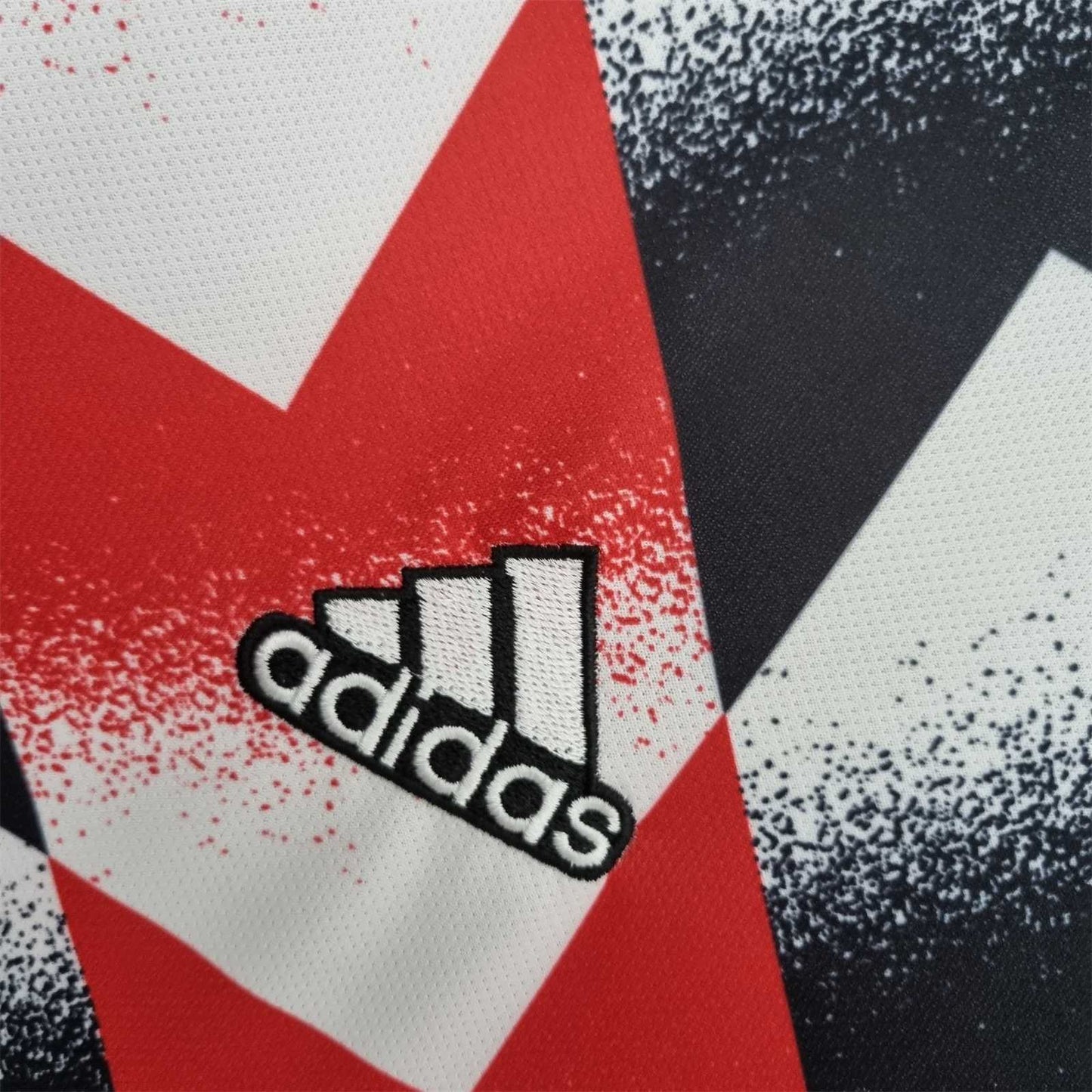 22/23 Manchester United Training Kit