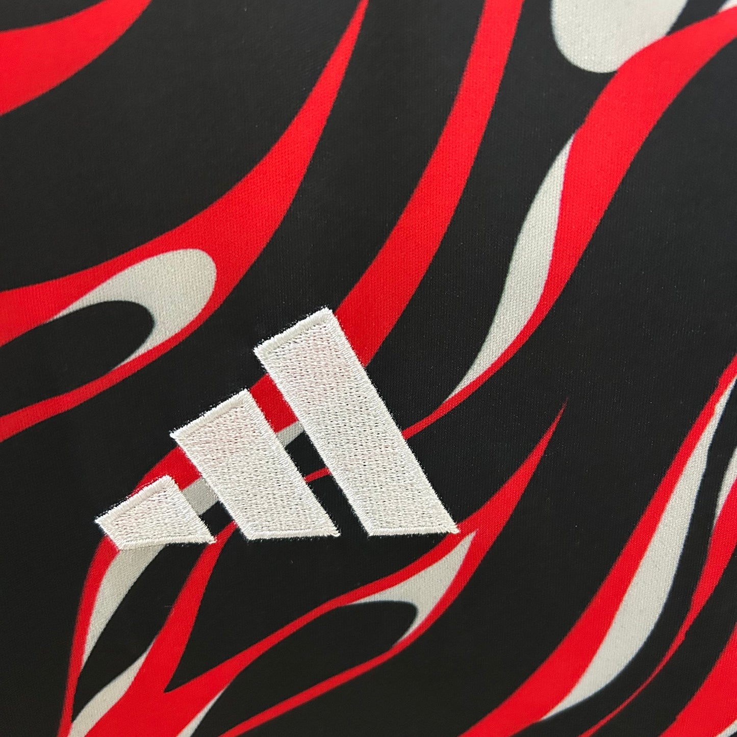 Manchester United "Lava Waves" Premium Kit