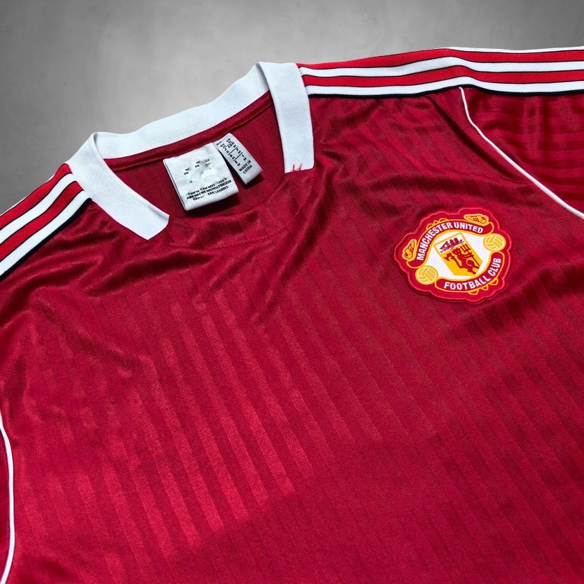 Manchester United "Timeless" Premium Kit