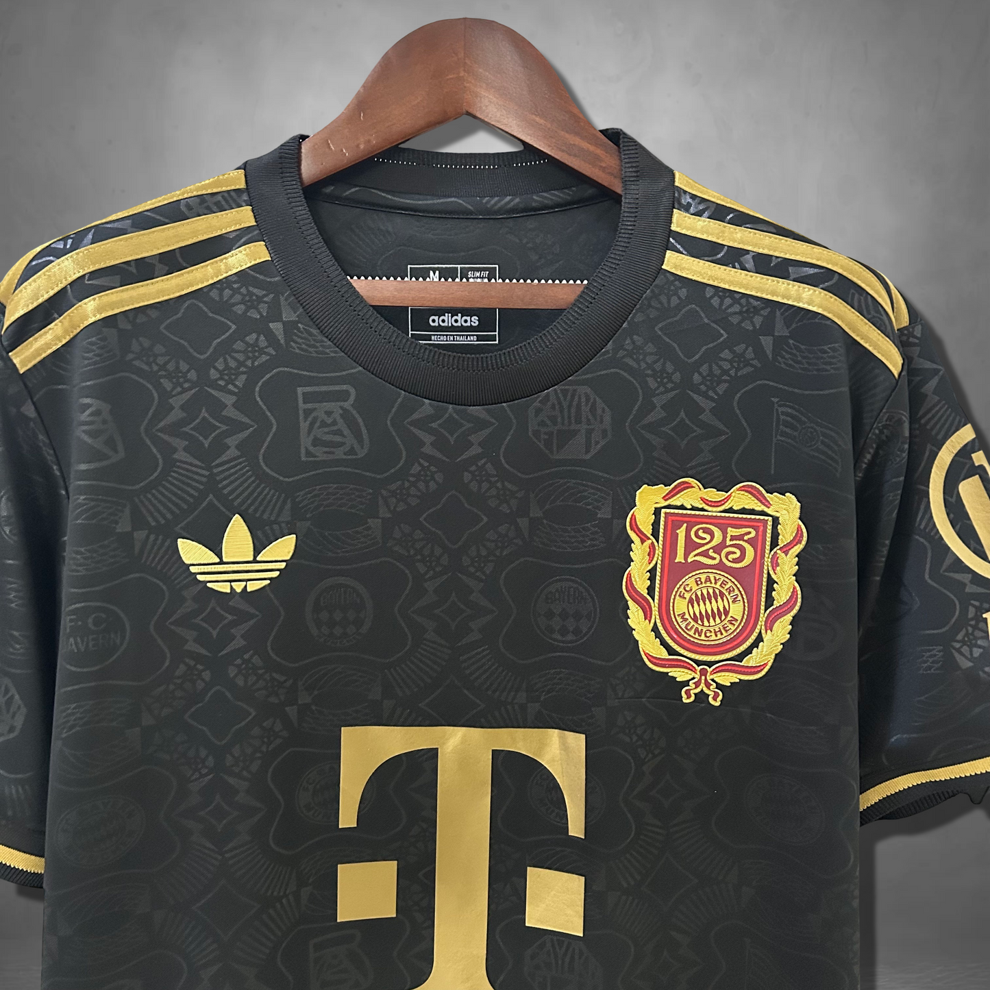 Bayern München 125 Anniversary Black Premium Kit