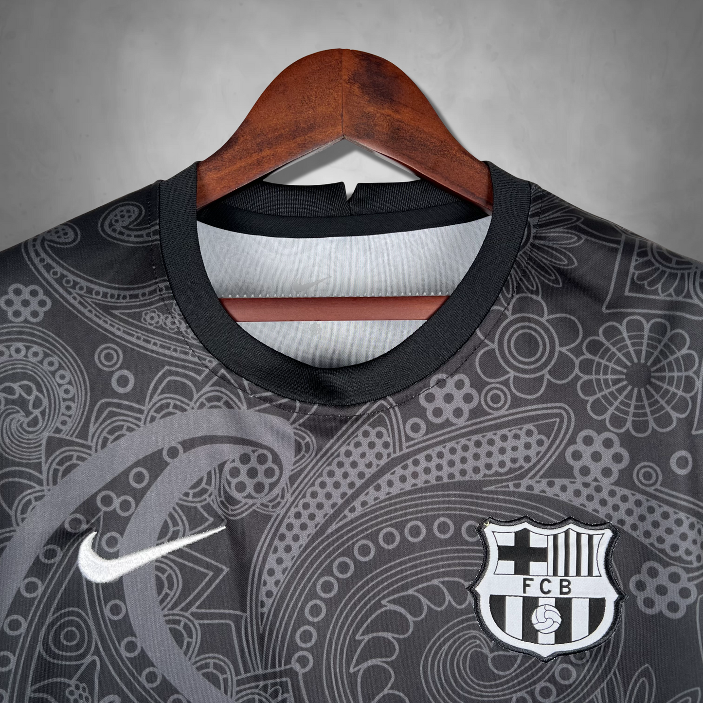 FC Barcelona "Noir Fleur" Premium Kit