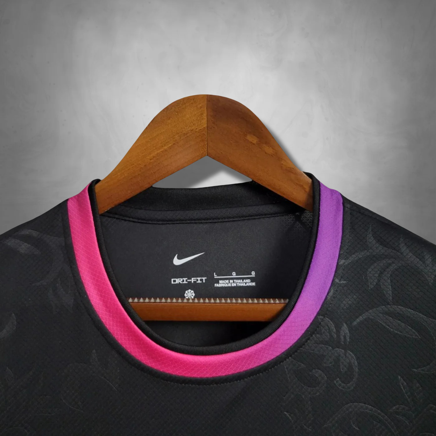 PSG "Paris Noir" Premium Kit