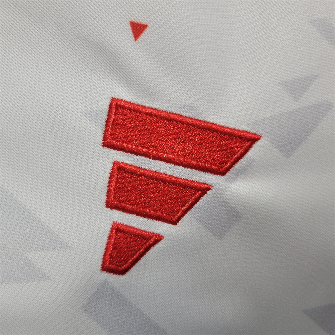 Manchester United "Symmetry" Premium Kit