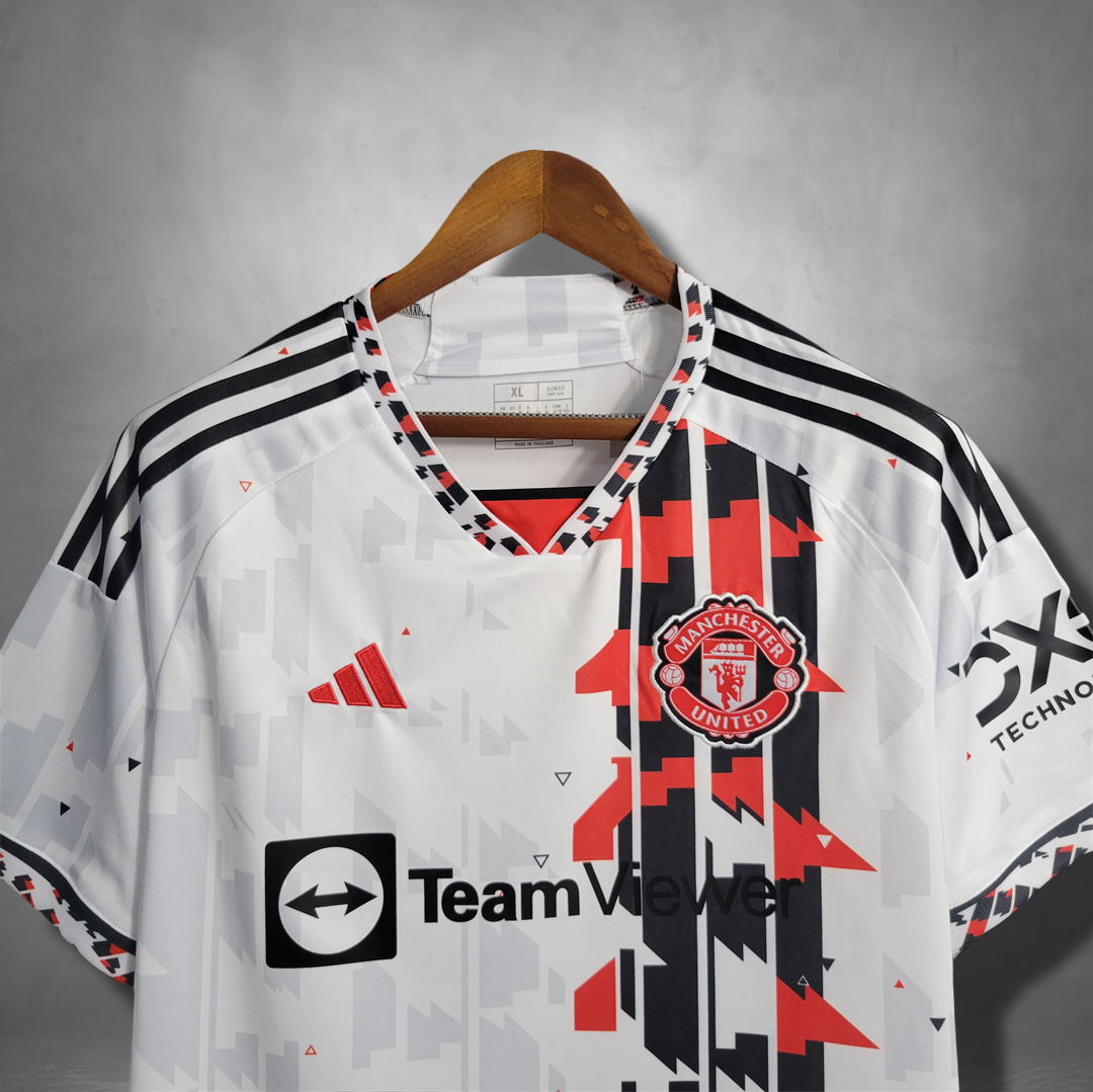 Manchester United "Symmetry" Premium Kit