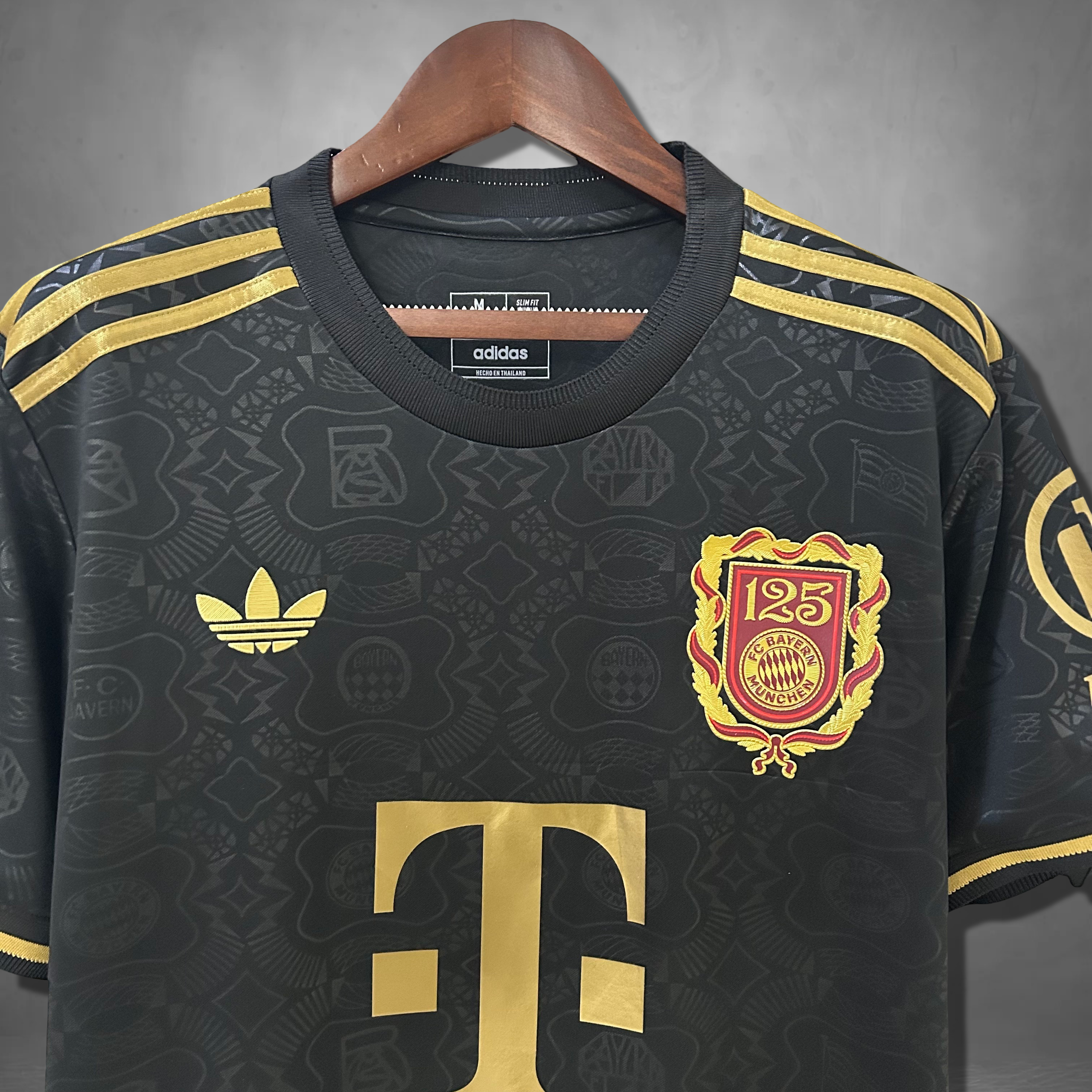 Bayern München 125 Anniversary Black Premium Kit