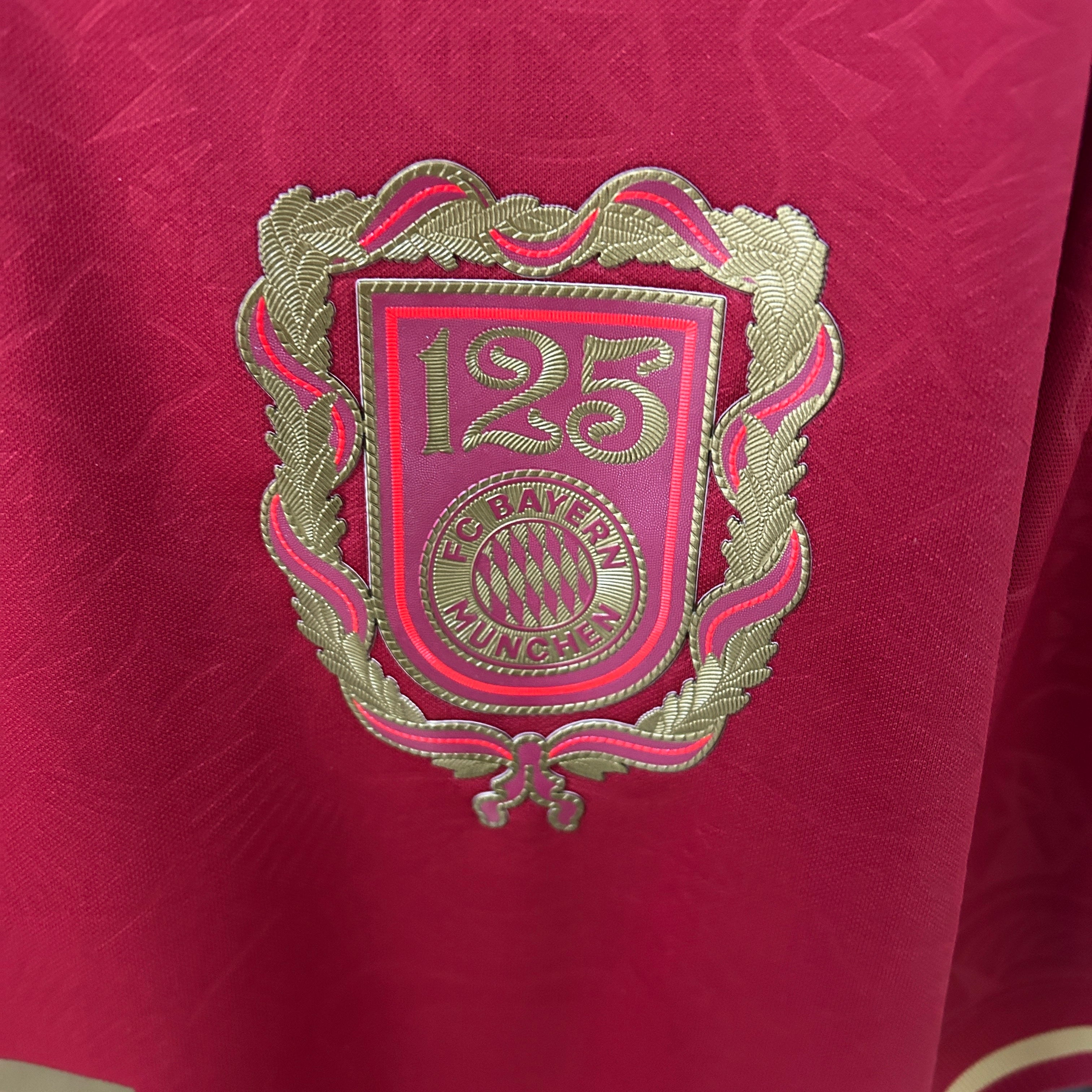 Bayern München 125 Anniversary Red Premium Kit